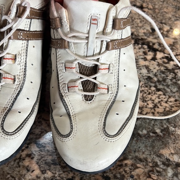 Unstructured Clarks Shoes - Picture 5 of 12